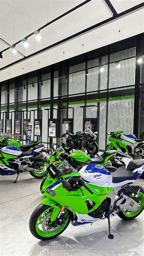 Daftar Harga Dan Spesifikasi Kawasaki Ninja ZX 25R 4 Silinder Di Tahun