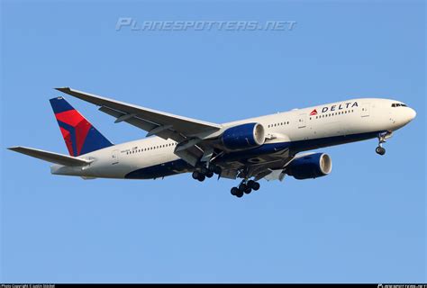 N863DA Delta Air Lines Boeing 777 232ER Photo by Justin Stöckel ID