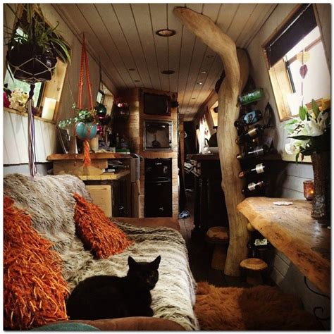 Houseboat Interiors Ideas Like No Other - The Urban Interior Canal Boat ...