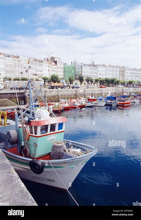 Puertos Pesqueros Galicia Hi Res Stock Photography And Images Alamy