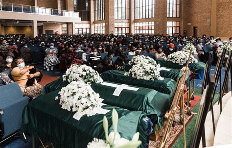 South Africa Flood Survivors Bury Loved Ones Economy24