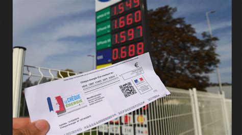 Le gouvernement annonce un chèque carburant de 100 pour les Français