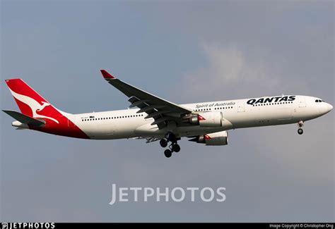 Photo Of Vh Qpf Airbus A Qantas Airbus Passenger Jet