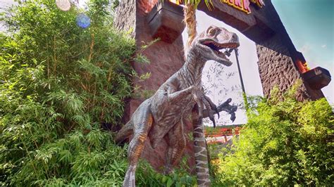 Family Fun and Excitement at Jurassic World at Universal Studios!