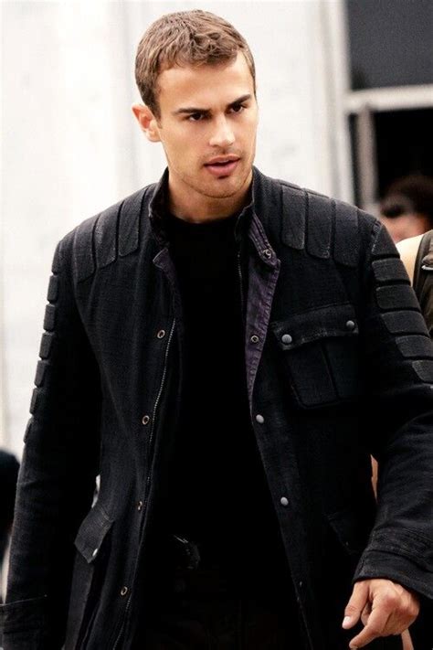 Theo James Wowzzzzz Divergent Theo James Divergent Four Tris And Four