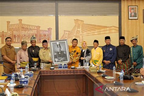 Dukungan Sultan Siak Ii Jadi Pahlawan Nasional Terus Bermuncu Genpi