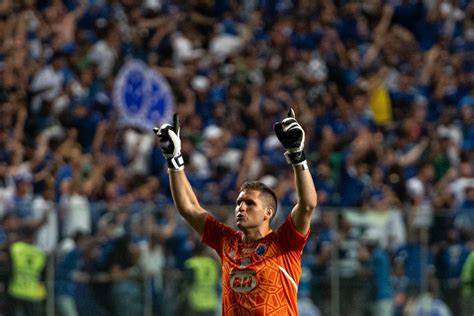 Cruzeiro De Rafael Cabral Fica Perto De Superar Maior Série Sem