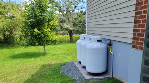 Garages Aren't A Safe Storage Option For Your Propane Tank And Here's Why