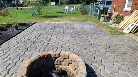 Stained Quikrete Walkmaker Patio And Fire Pit