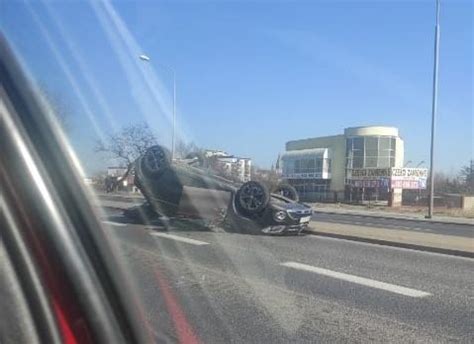 Wypadek w Radomiu na ulicy Kieleckiej Dwie osoby trafiły do szpitala