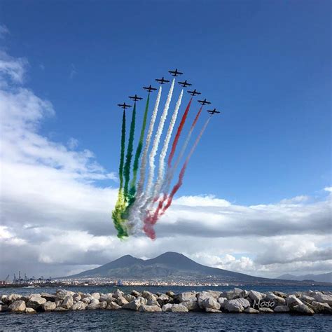 Le Frecce Tricolori Si Esibiranno A Pozzuoli Per Il Pozzuoli Air Show