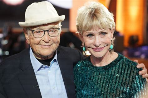 Norman Lear’s 100th Birthday TV Special: Photos Of Rita Moreno & More – Hollywood Life