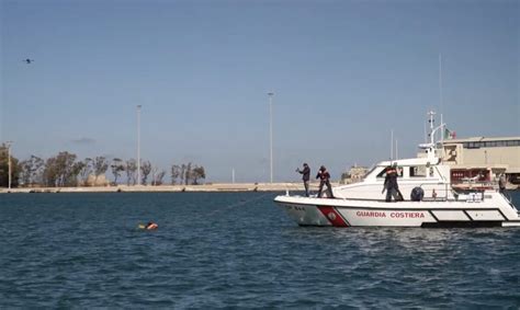 I Droni Per Il Salvataggio In Mare La Simulazione A Brindisi Foto