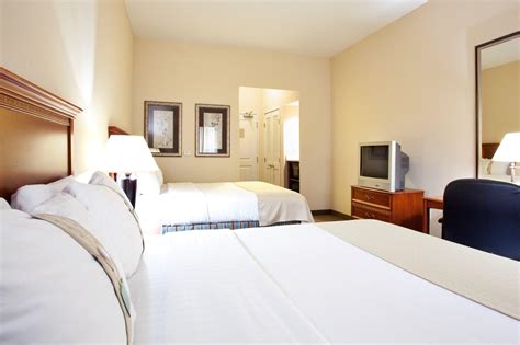 Holiday Inn Hotel & Suites Beckley in Beckley (WV) - Room Deals, Photos ...