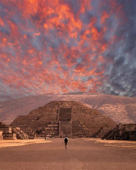 La Pirámide De La Luna Es La Segunda Estructura Más Alta Del Complejo