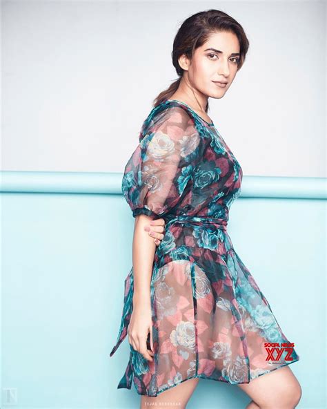 Actress Ruhani Sharma Gorgeous Hot Stills Clicked By Tejas Nerurkar