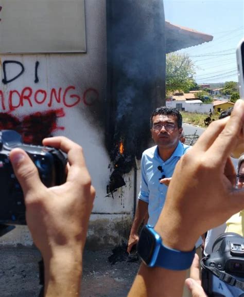 Rádio é incendiada e entrevista de Lahesio Bonfim e Dr Gutemberg é