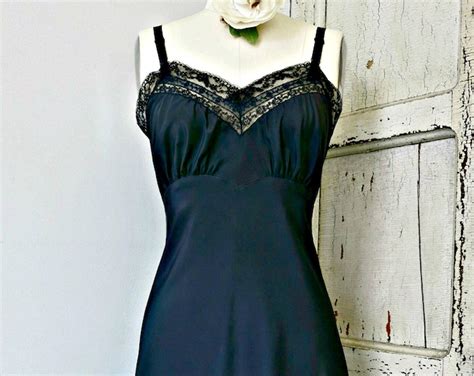 Vintage Lingerie 1950s Barbizon Crepe Remarque Black Bias Cut Slip W