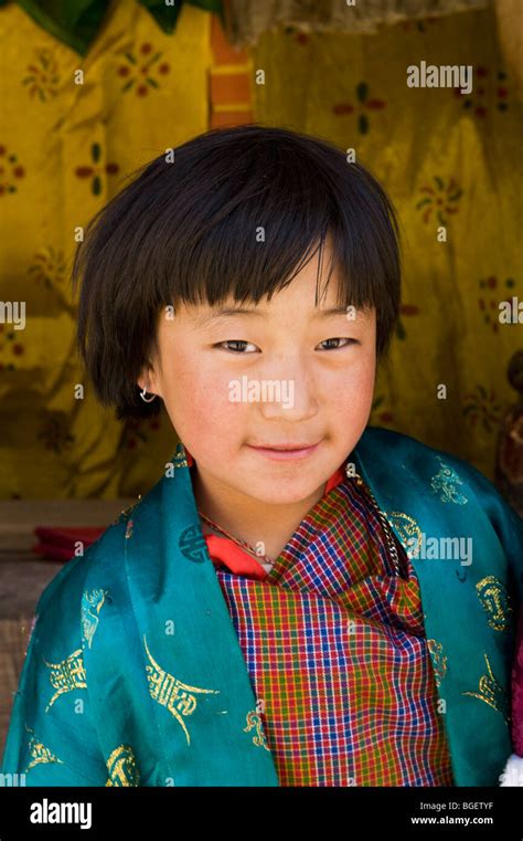 Bhutanese Girl Hi Res Stock Photography And Images Alamy