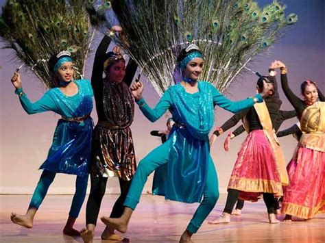 பறையும் பரதமும்: அதிர்ந்தது அமெரிக்க அரங்கம்! | Parai musical dance at ...