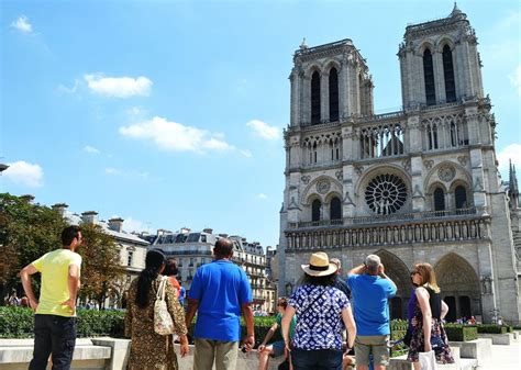 3-Hour Paris Classic Walking Tour | gotravelyourself.com