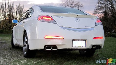 2011 Acura TL SH-AWD Review Editor's Review | Car News | Auto123