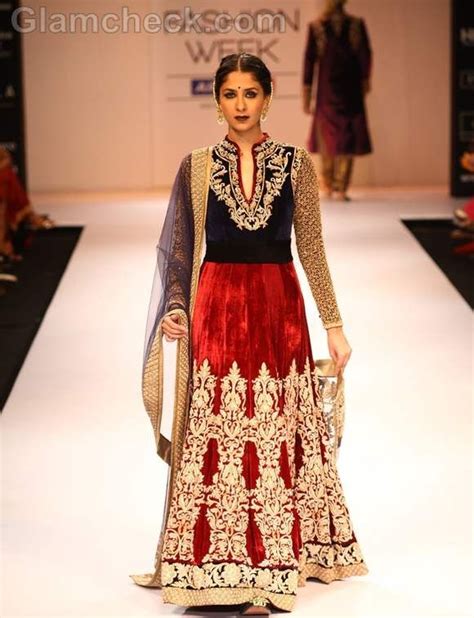 Shyamal And Bhumika Shodhan Collection At Lakm Fashion Week Winter