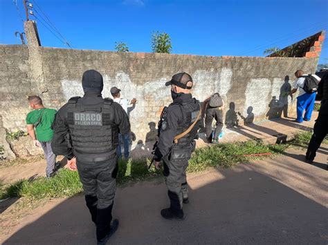 Draco Apaga Pichações Em Muros Que Promovem Facção Criminosa Na Vila