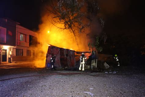 Çıkan Yangında Baraka Kül Oldu Bursa İtfaiyesi