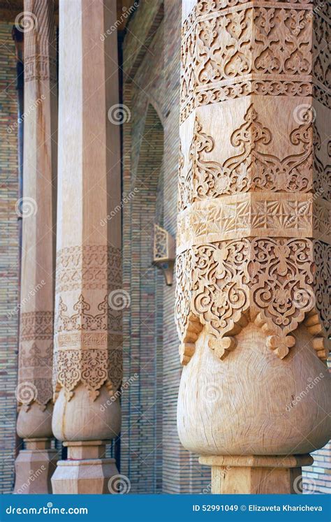 Fragmento De Columnas De Madera Talladas En Al Bukhari En Bukhara