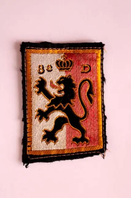 ECUSSON TISSUS LION 8ème Régiment Dragon Insigne Militaire Militaria