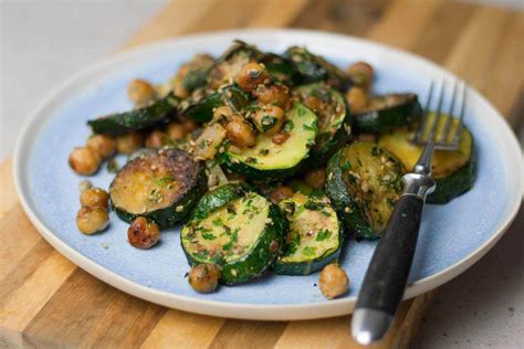 Schnelle Zucchini Pfanne Vegan Gf Low Carb In Minuten Zutaten