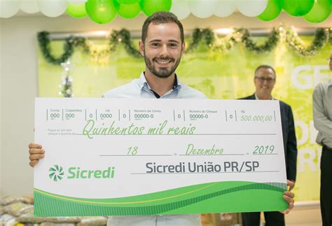 Com Campanha De Incentivo à Poupança Sicredi Premia Associados E