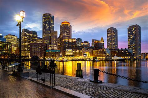 Pemandangan Kota Boston Di Malam Hari Foto Stok Unduh Gambar Sekarang