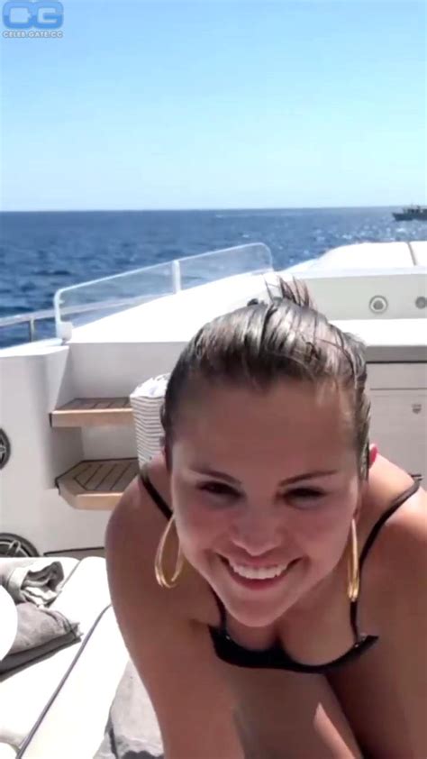 Selena Gomez Nude Pictures Photos Playboy Naked Topless Fappening