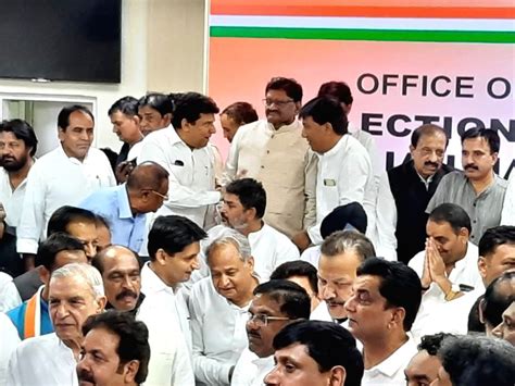 Free Photo Kharge Tharoor File Nomination For Cong Prez Poll