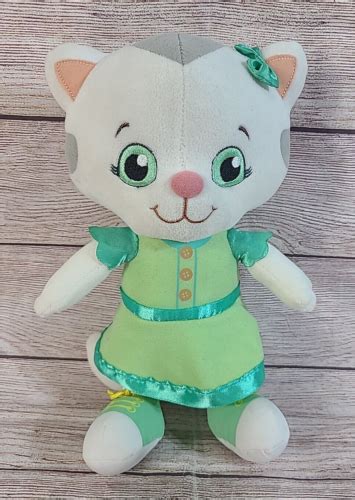 Jakks Pacific Daniel Tigers Neighborhood Plush Katerina Kittycat White