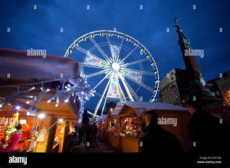 Marché de Noël à Bruxelles Place Sainte Catherine Photo Stock Alamy