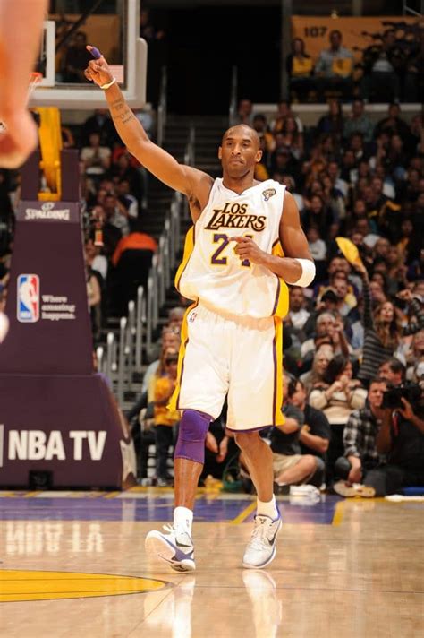 Sneaker Moments Kobe Bryant Burns The Suns For 42 Points In The Nike Kobe 6