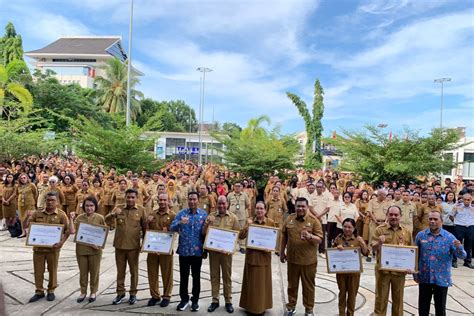 Pemkot Ambon Masuk Zona Hijau Penilaian Kepatuhan Pelayanan Publik