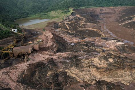 Photos of the Dam Collapse Near Brumadinho, Brazil - The Atlantic