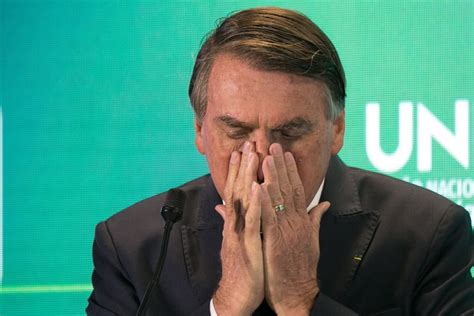 Bolsonaro V Provoca O De Barroso E Fachin Mas Promete Resistir