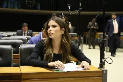 Yandra Moura Apresenta Sugest Es Ao Relat Rio Da Reforma Tribut Ria