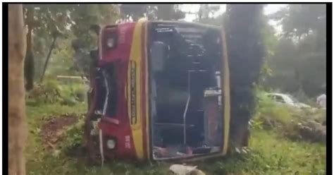 Ksrtc Bus Accident പുൽപ്പള്ളിൽ കെഎസ്ആർടിസി ബസ് മറിഞ്ഞു യാത്രക്കാർക്ക് പരിക്ക് Ksrtc Bus