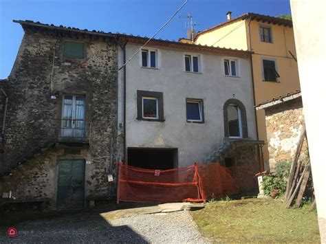 Rustici Casali In Vendita A Borgo A Mozzano In Zona Oneta Casa It