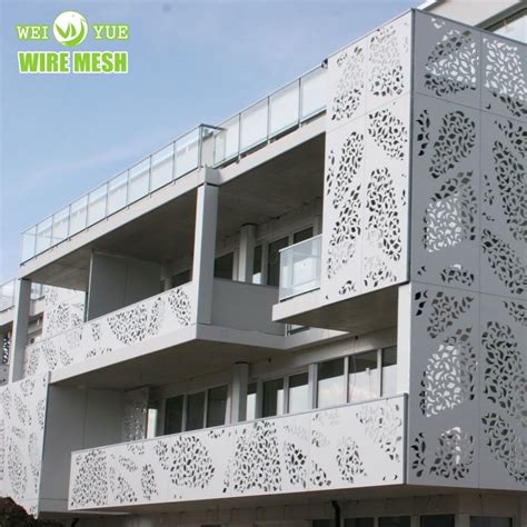 China Wholesalers Perforated Sheet Metal Cross Hole Shape Stainless Steel Perforated Metal Sheet