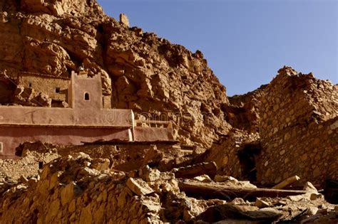 Berberer Dorf Ait Mansour Tal Tor Zu Den Gleichnamigen Schluchten