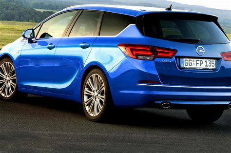 Opel Astra K Hatchback Photos and Specs. Photo: Opel Astra K Hatchback ...