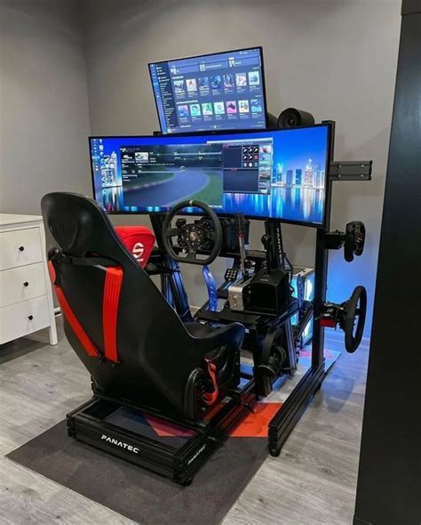 Racing Simulator Cockpit. Formula and GT racing simulator cockpit ...