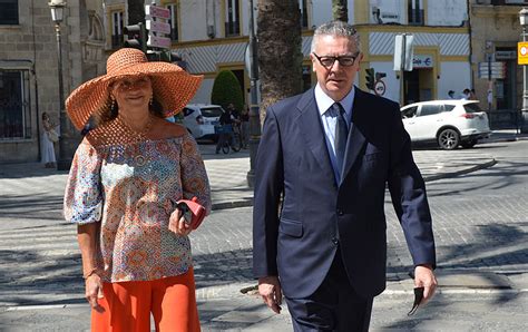 Carlos Cortina Y Carla Vega Penichet Los Invitados A Su Boda Foto